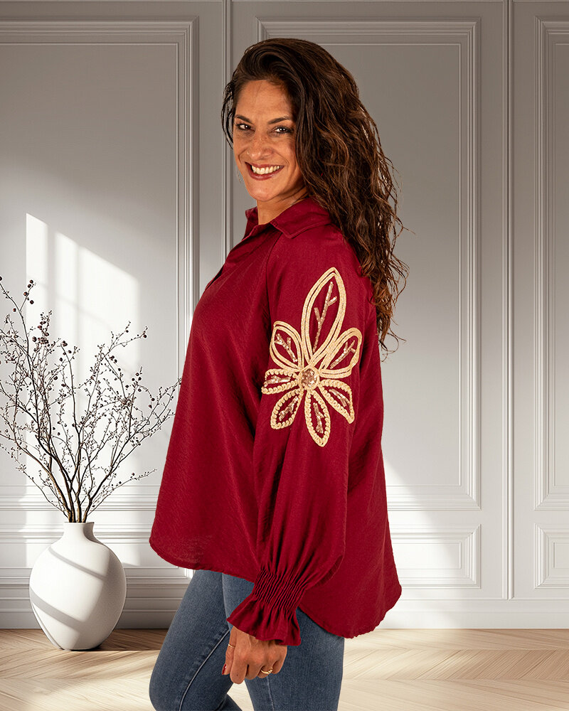 Bordeaux blouse met gouden mouw applicatie van Gemma Ricceri