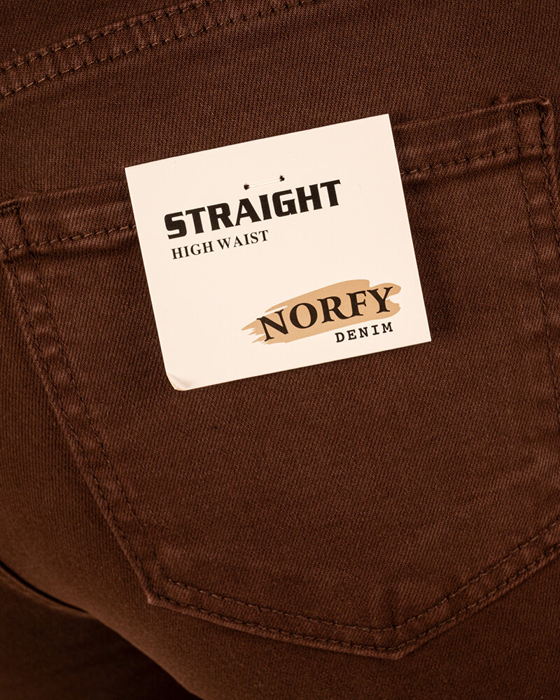 Bruine high waist straight jeans van Norfy