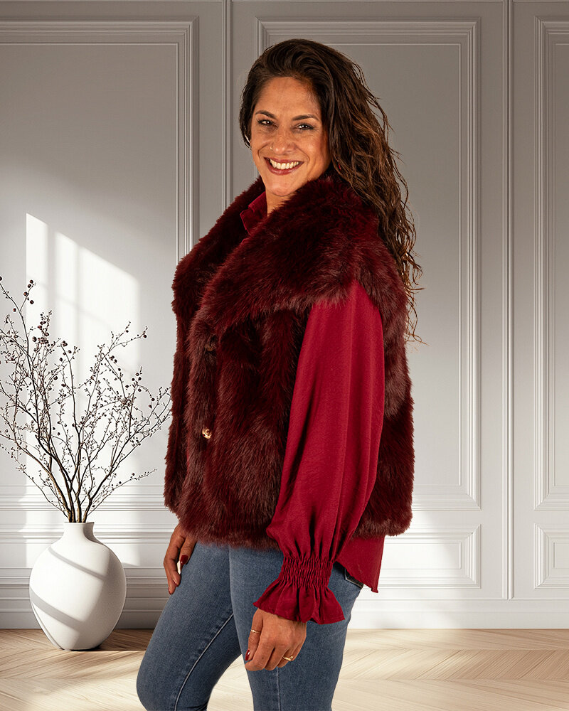 Bordeaux faux fur bodywarmer van El vita