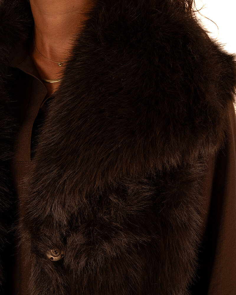 Donkerbruine faux fur bodywarmer van El vita
