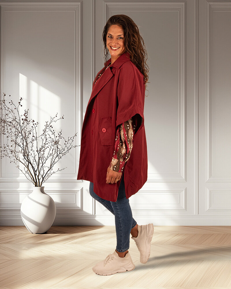 Bordeaux trenchcoat van Zeta Otto
