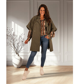 Legergroene trenchcoat van Zeta Otto