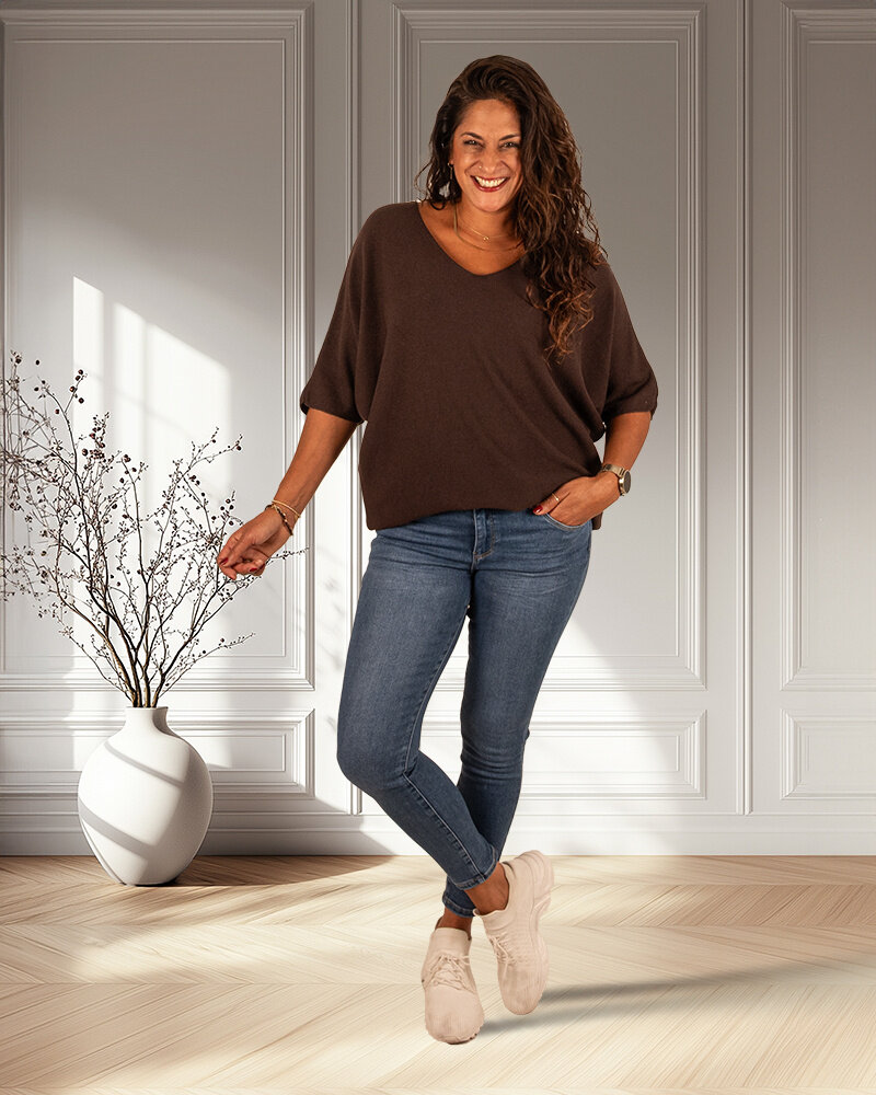 Donkerbruine trui vleermuismouw van Triple Nine