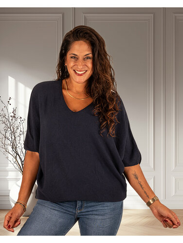 Triple Nine Donkerblauwe trui vleermuismouw