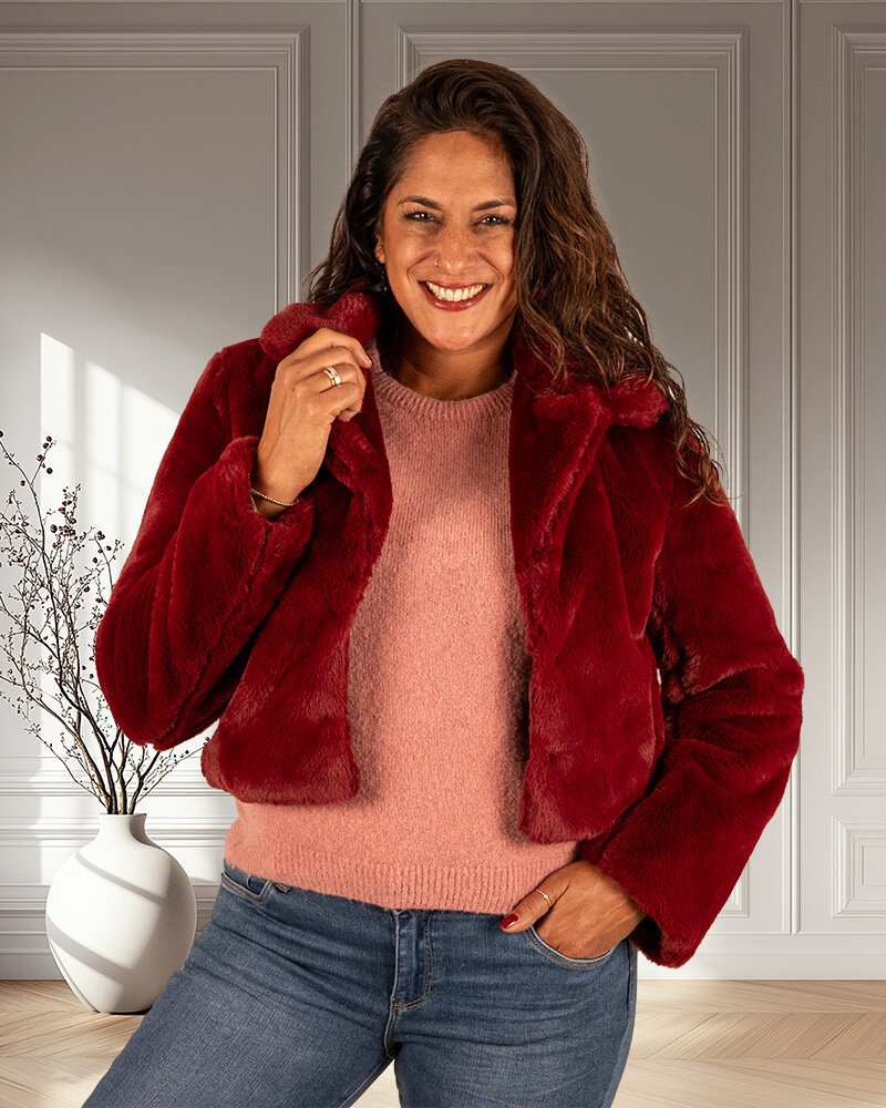 Bordeaux faux fur kort jasje van El vita