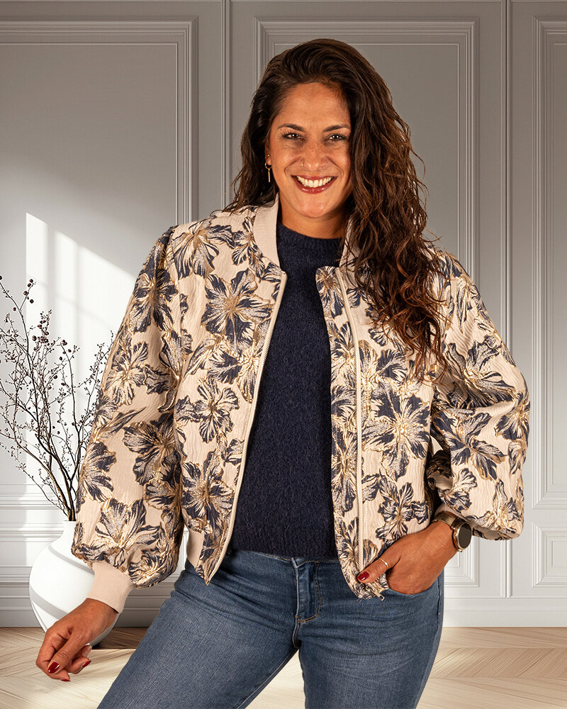 Beige/blauw/goud bloemen bomberjack van Lucy H.