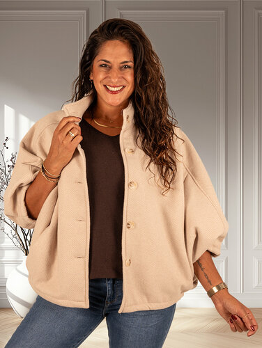 New Collection Lichtbeige jas 3/4 vleermuismouw