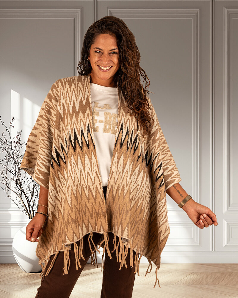Beige zig-zag print poncho van Gemma Ricceri