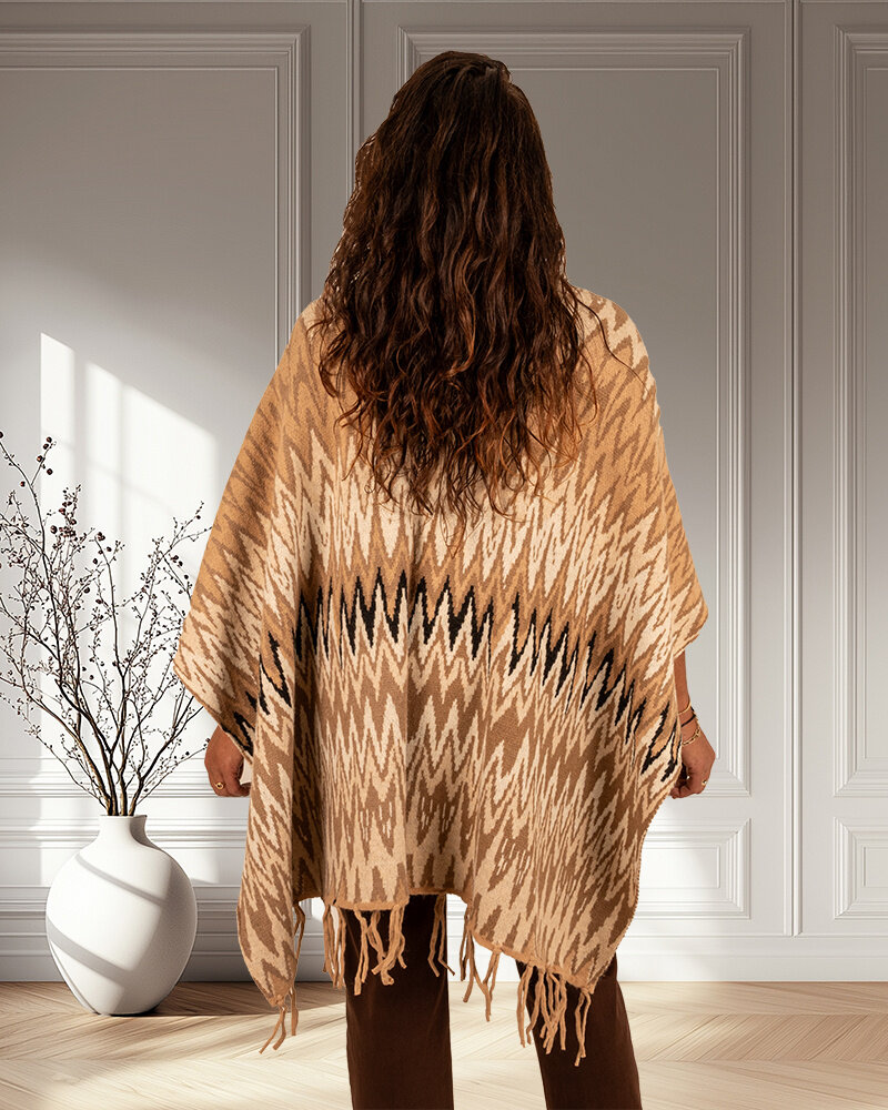 Beige zig-zag print poncho van Gemma Ricceri