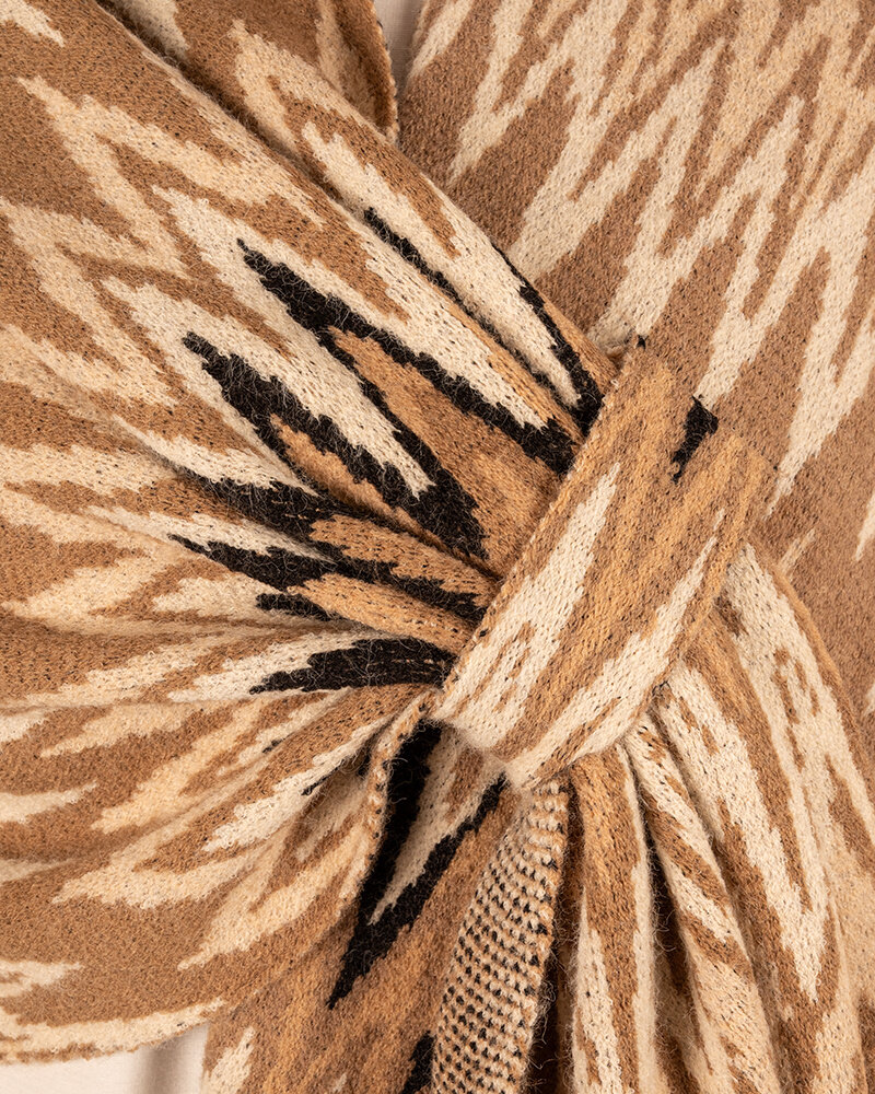 Beige zig-zag print poncho van Gemma Ricceri