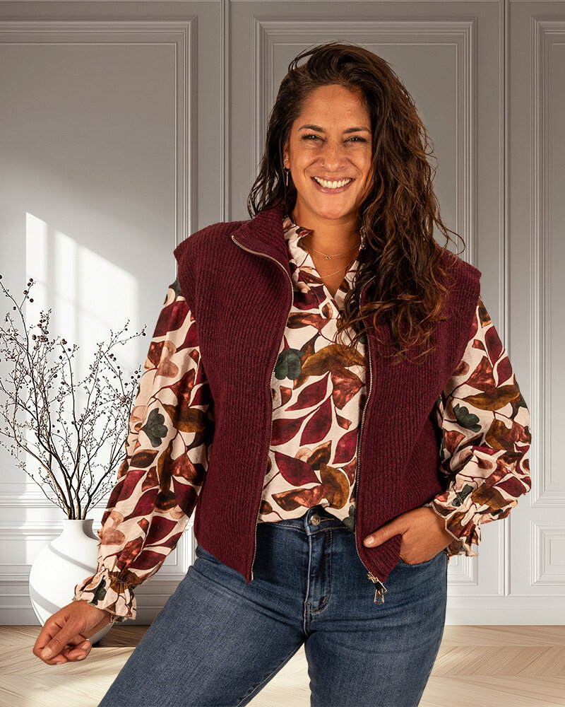 Bordeaux mouwloos vest van Azzurro