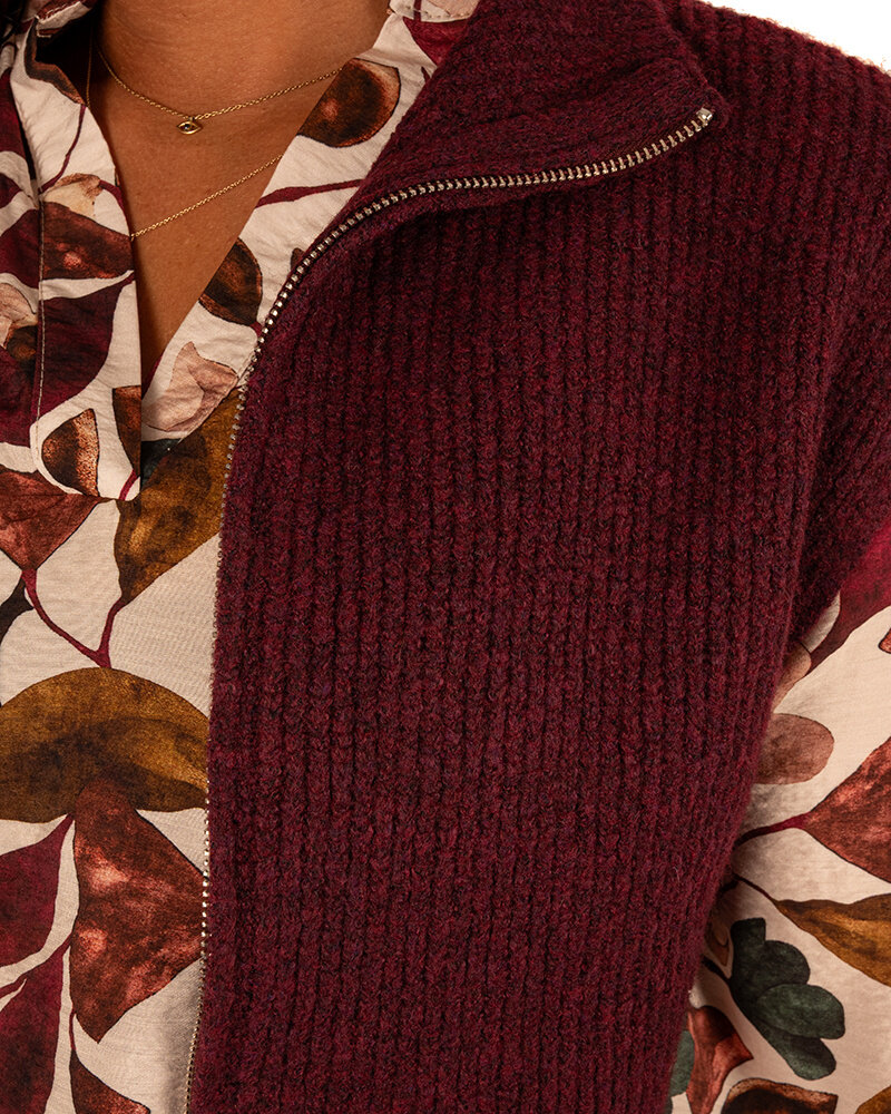 Bordeaux mouwloos vest van Azzurro