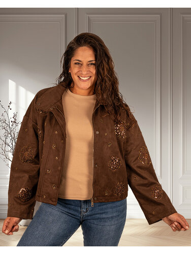 Donkerbruin jasje met kralenapplicatie