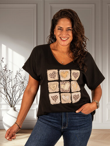 Zwart shirt hartjesprint