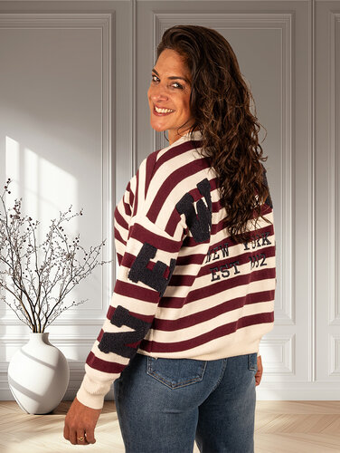 Bordeaux/ecru gestreepte trui van Flamant Rose