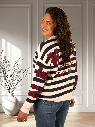 Blauw/ecru gestreepte trui van Flamant Rose