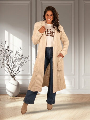 Beige lang gebreid vest van Dins Tricot