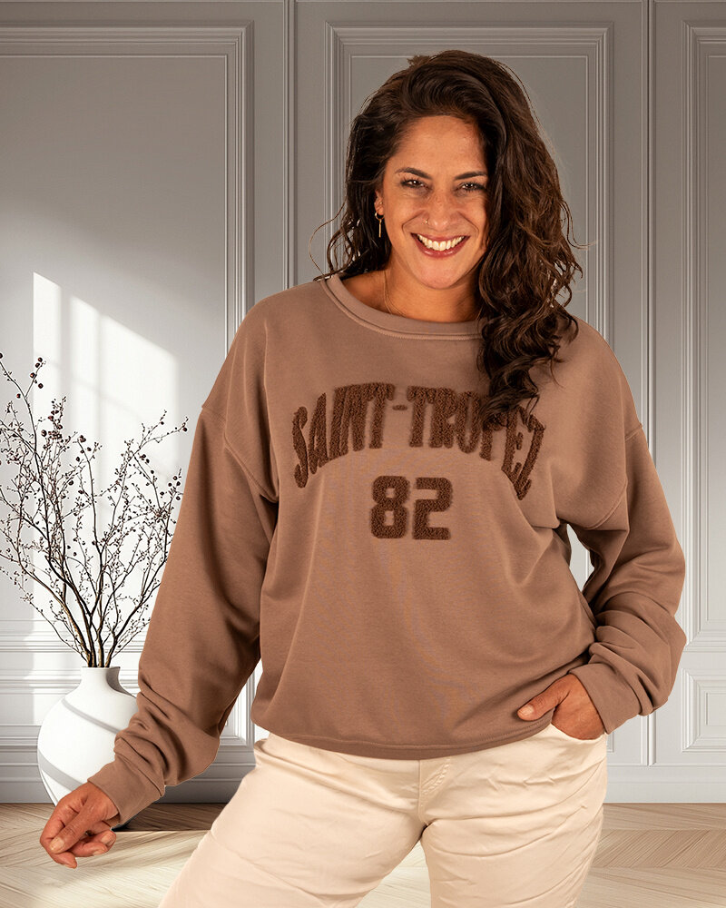Lichtbruine sweater "Saint-Tropez" van Mooij