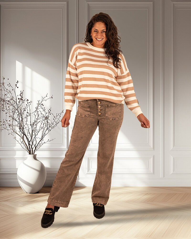 Lichtbruine wide leg jeans met knopen van Folyrose