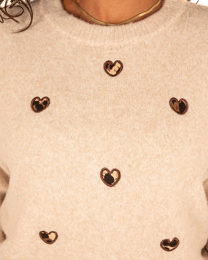 Beige trui panter hartjes van Flamant Rose