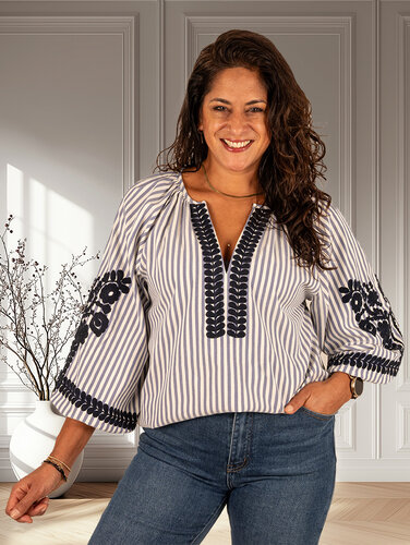Blauw/ecru gestreepte blouse met borduur
