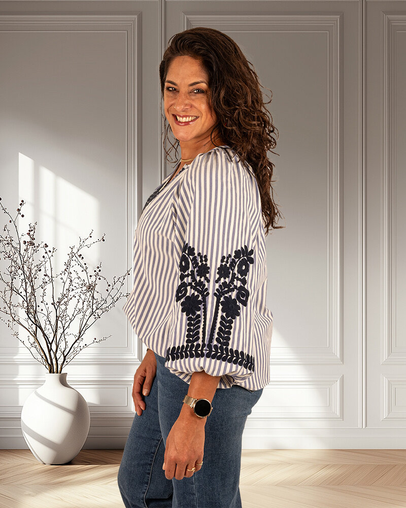 Blauw/ecru gestreepte blouse borduur van Millenium