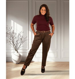 Donkerbruine stretch broek met riem