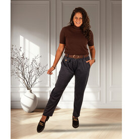 Donkerblauwe stretch broek met riem