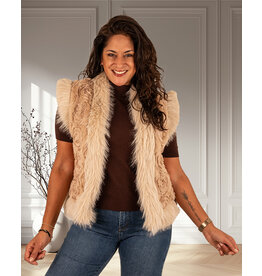 Beige faux fur bodywarmer rozen