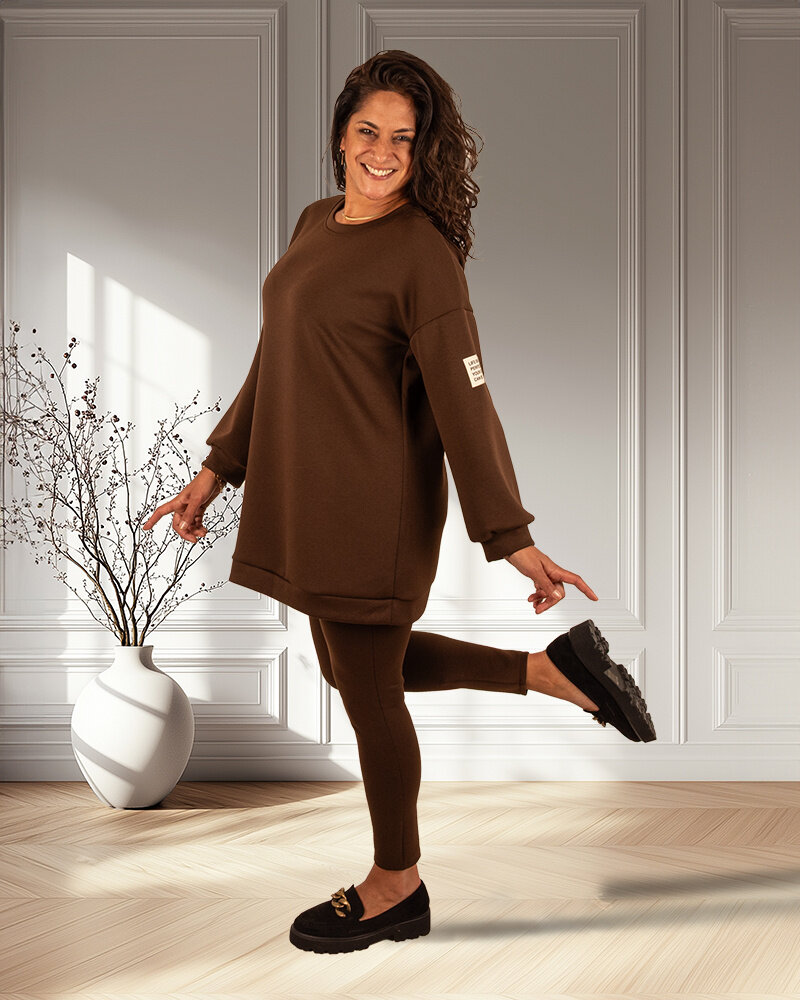 Donkerbruin joggingpak tuniek met legging van El-Vita