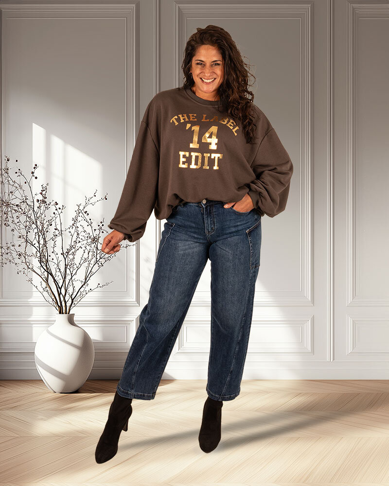 Donkerbruine oversized sweater "The Label 14" van Forza