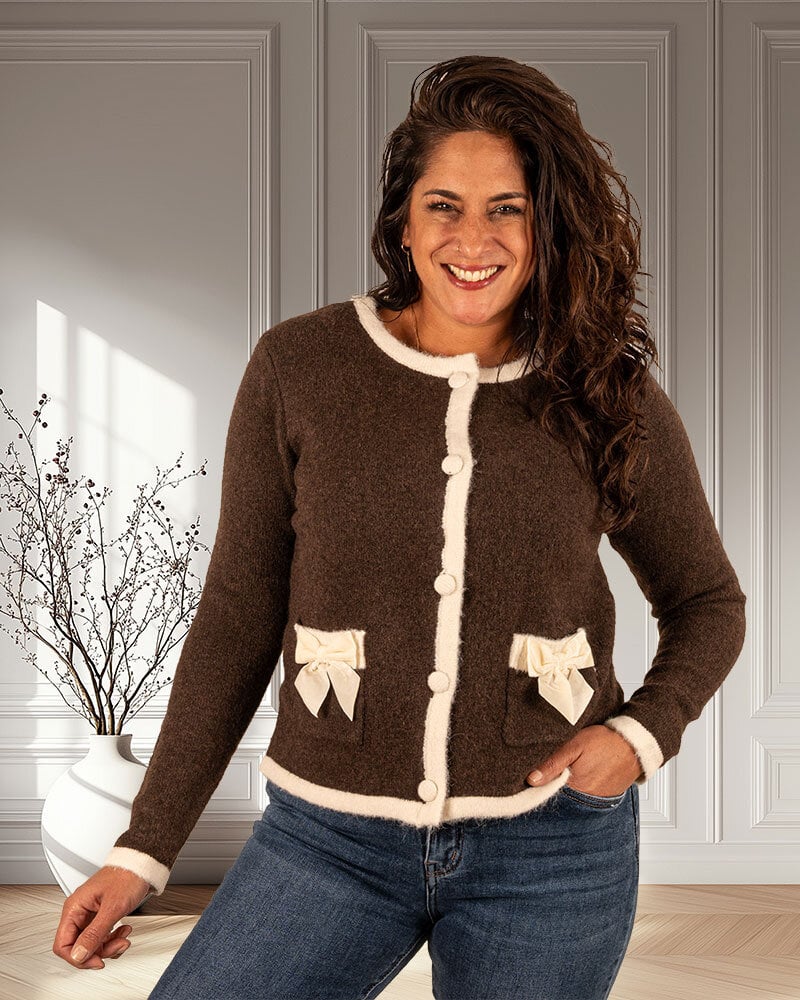 Donkerbruin vest met strikjes van Flamant Rose