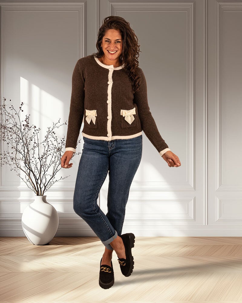 Donkerbruin vest met strikjes van Flamant Rose