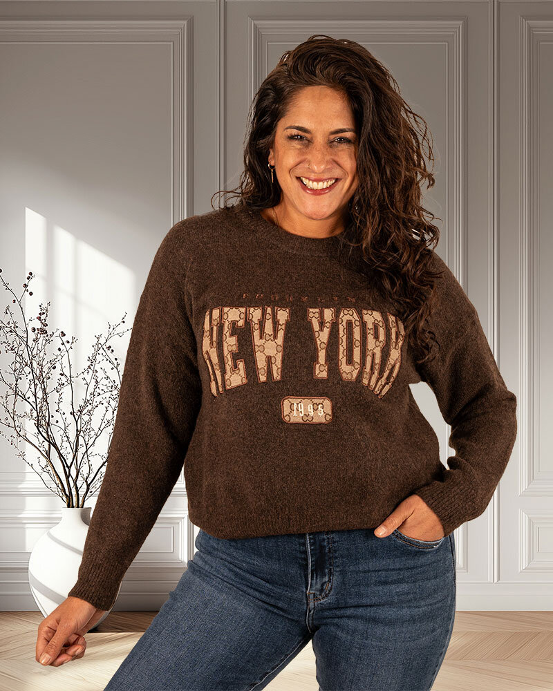 Donkerbruine trui "New York" van Moocci