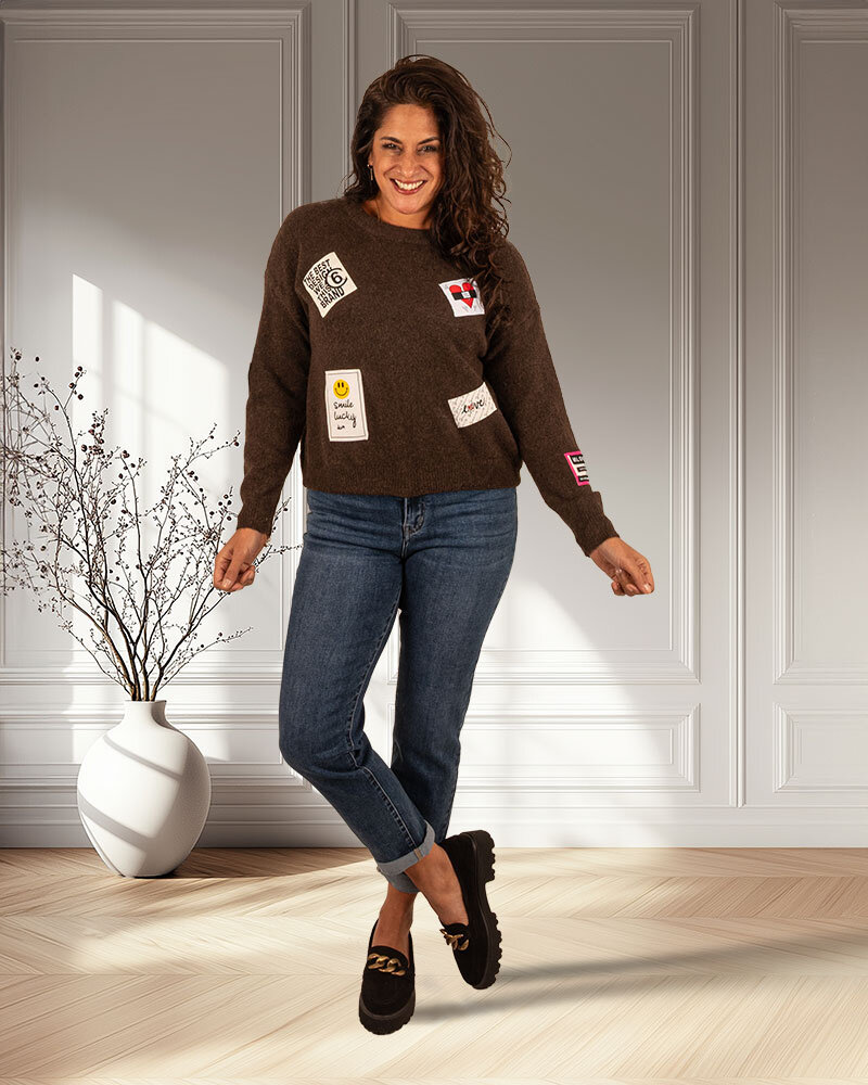 Donkerbruine trui badges van Flamant Rose