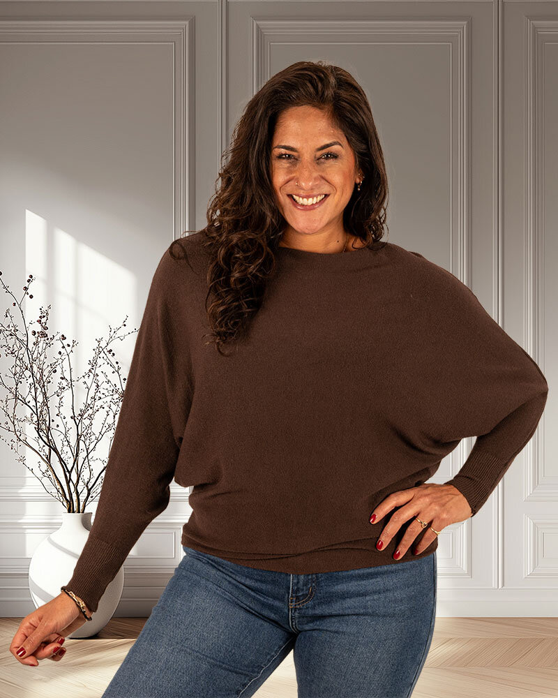 Donkerbruine trui met vleermuismouw van Triple Nine