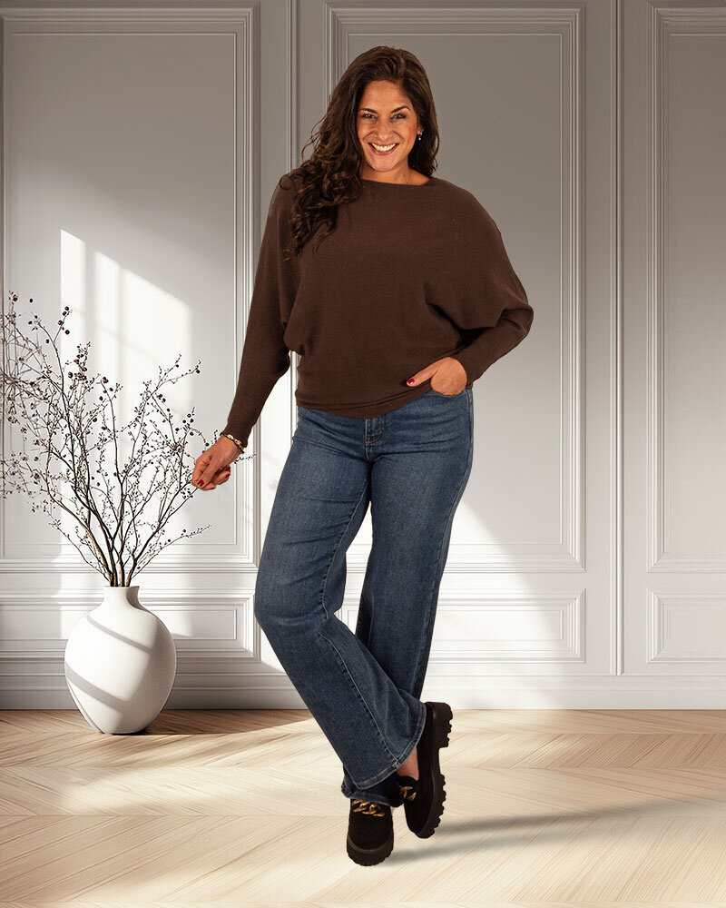 Donkerbruine trui met vleermuismouw van Triple Nine