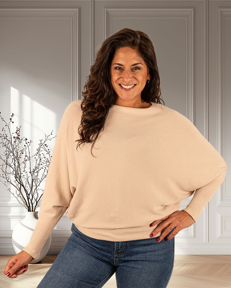 Beige trui met vleermuismouw van Triple Nine