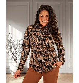 Mi  Piace Caramel swirly print travelstof blouse van Mi Piace