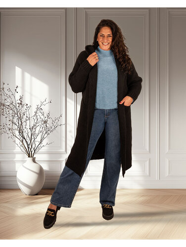 Zwart lang vest met capuchon van Dins Tricot