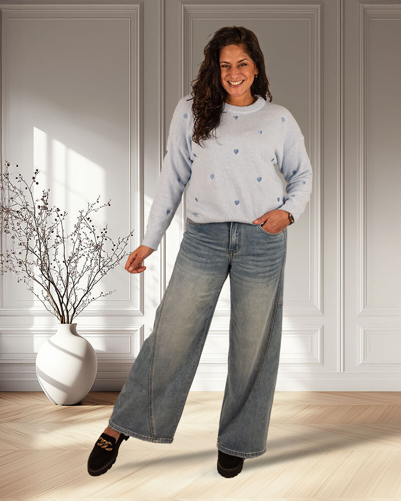 Lichtblauwe trui hartjes van By Clara