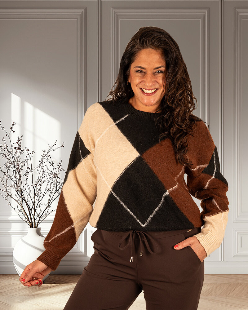 Zwart/bruin/beige geruite trui van Kilky