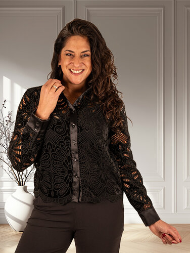 Zwarte opengewerkte blouse