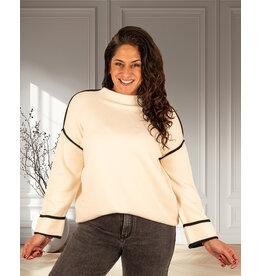 Beige trui met zwarte bies
