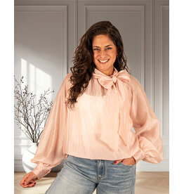 Oudroze glans blouse strikkraag