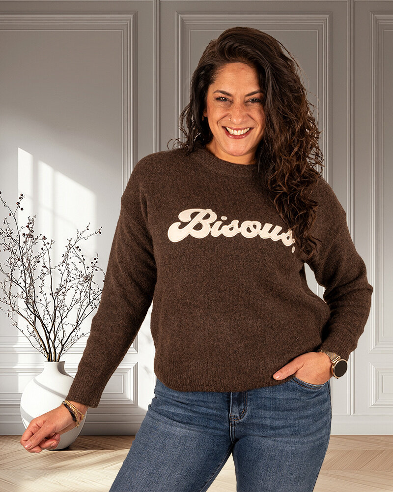 Donkerbruine trui "Bisous" van Flamant Rose