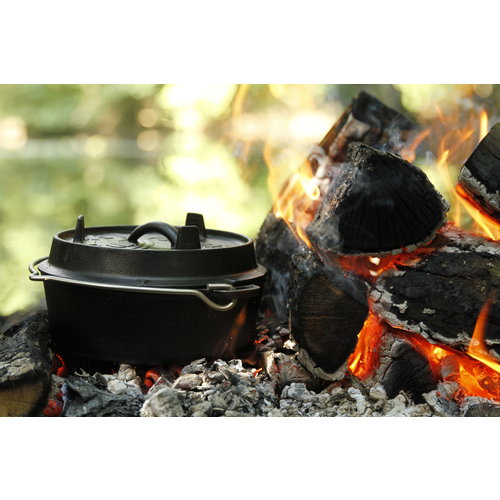 (Giet)ijzeren tools, pannen, Dutch ovens en accessoires. Gaat een leven lang mee en is ideaal voor de campfire cook of gewoon op de bbq.