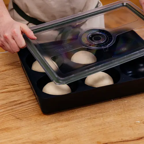 Gozney Gozney Dough Tray – Luchtdichte deegbak met thermometer, drukventiel en silicone deegvormer