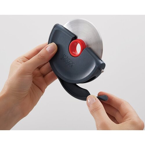 Big Green Egg Joseph Joseph Disc pizzames – veilig en hygiënisch pizza snijden zonder moeite