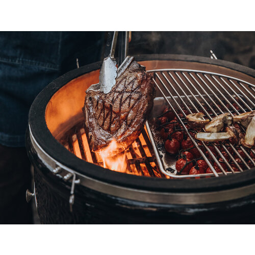 Monolith grills Monolith TWO.66 XL kamado met slim rooster systeem op matzwart onderstel
